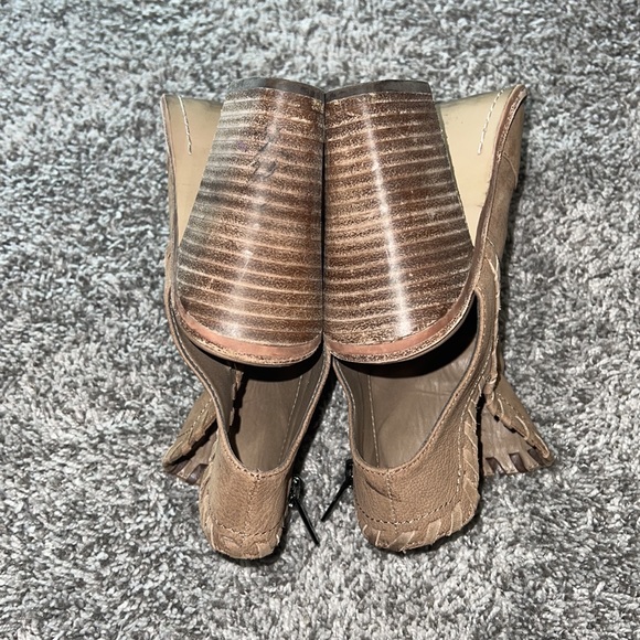 Vince Camuto Heels - Picture 6 of 9